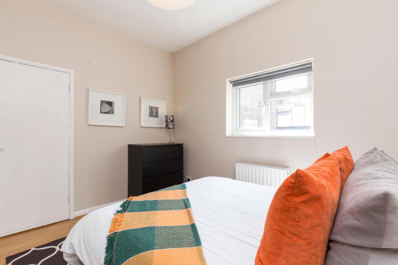 Modernised Apartments 1 And 2 Bedrooms Option Terrace And Balcony High Street ロンドン エクステリア 写真