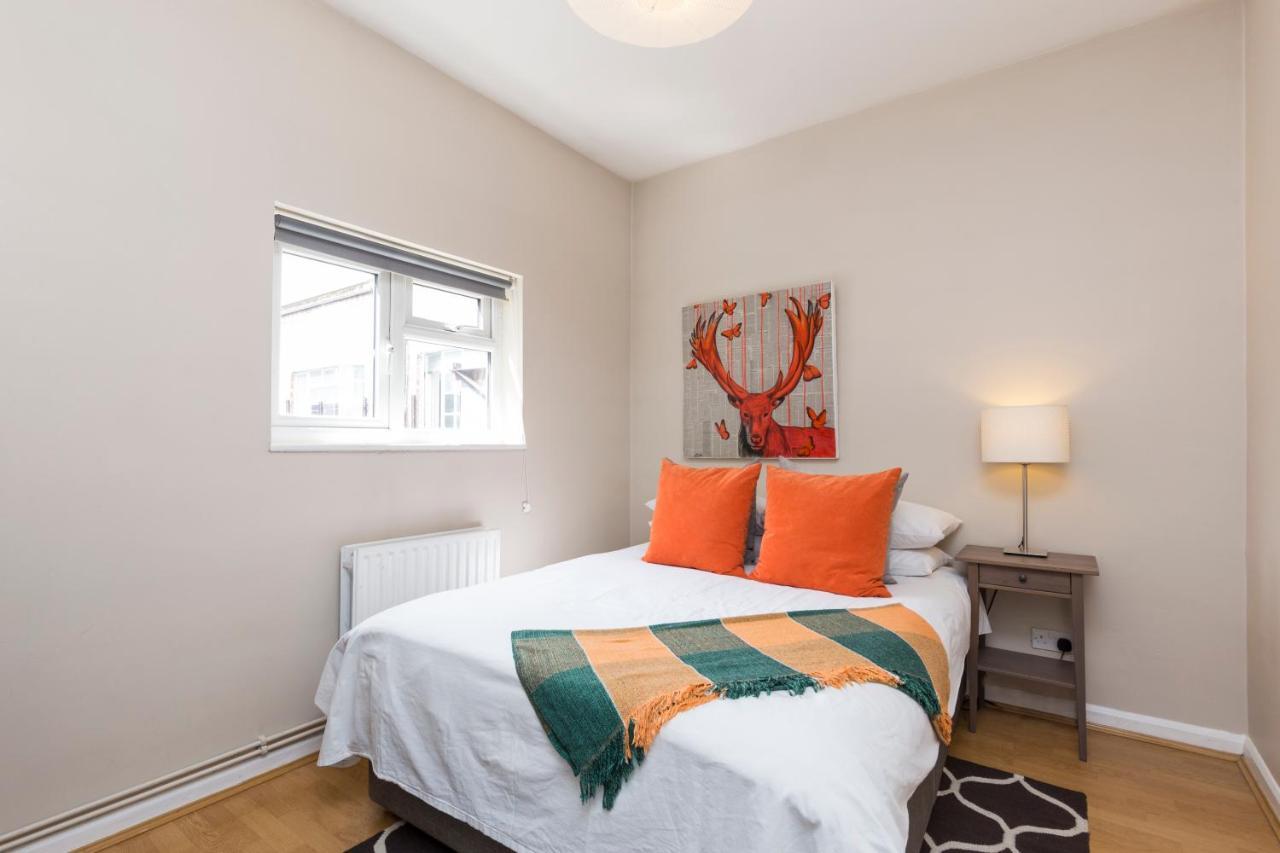 Modernised Apartments 1 And 2 Bedrooms Option Terrace And Balcony High Street ロンドン エクステリア 写真