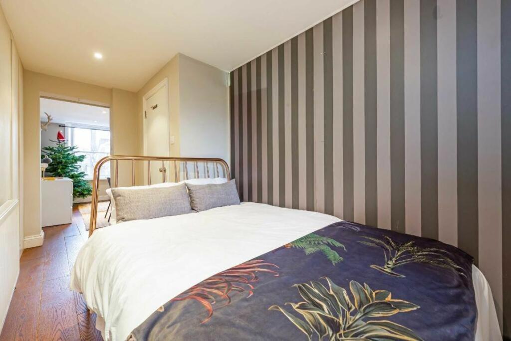 Modernised Apartments 1 And 2 Bedrooms Option Terrace And Balcony High Street ロンドン エクステリア 写真