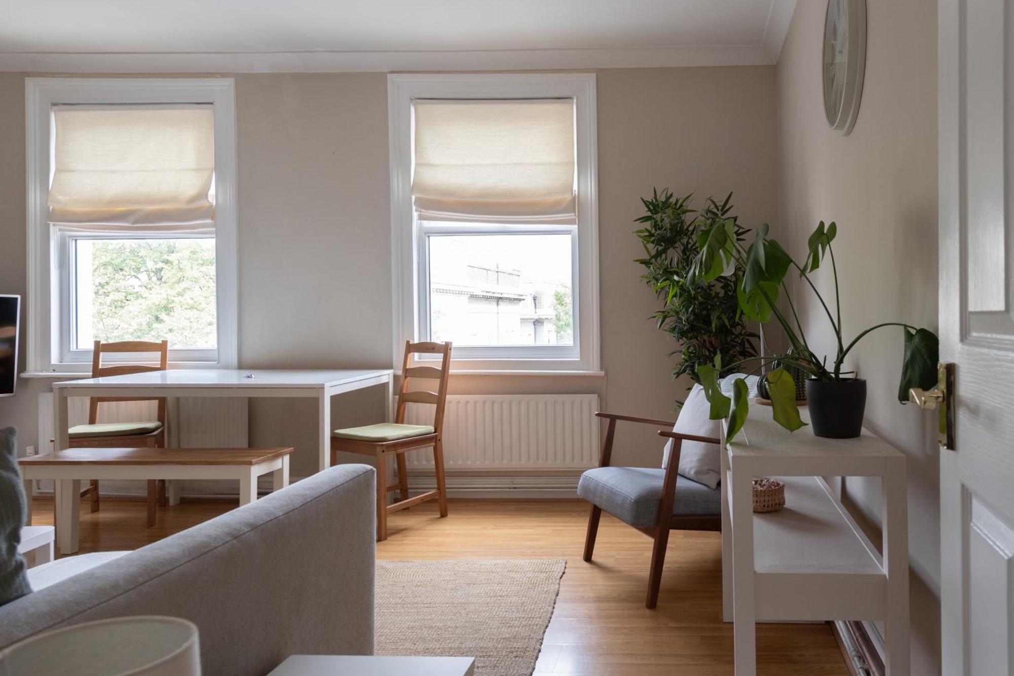 Modernised Apartments 1 And 2 Bedrooms Option Terrace And Balcony High Street ロンドン エクステリア 写真