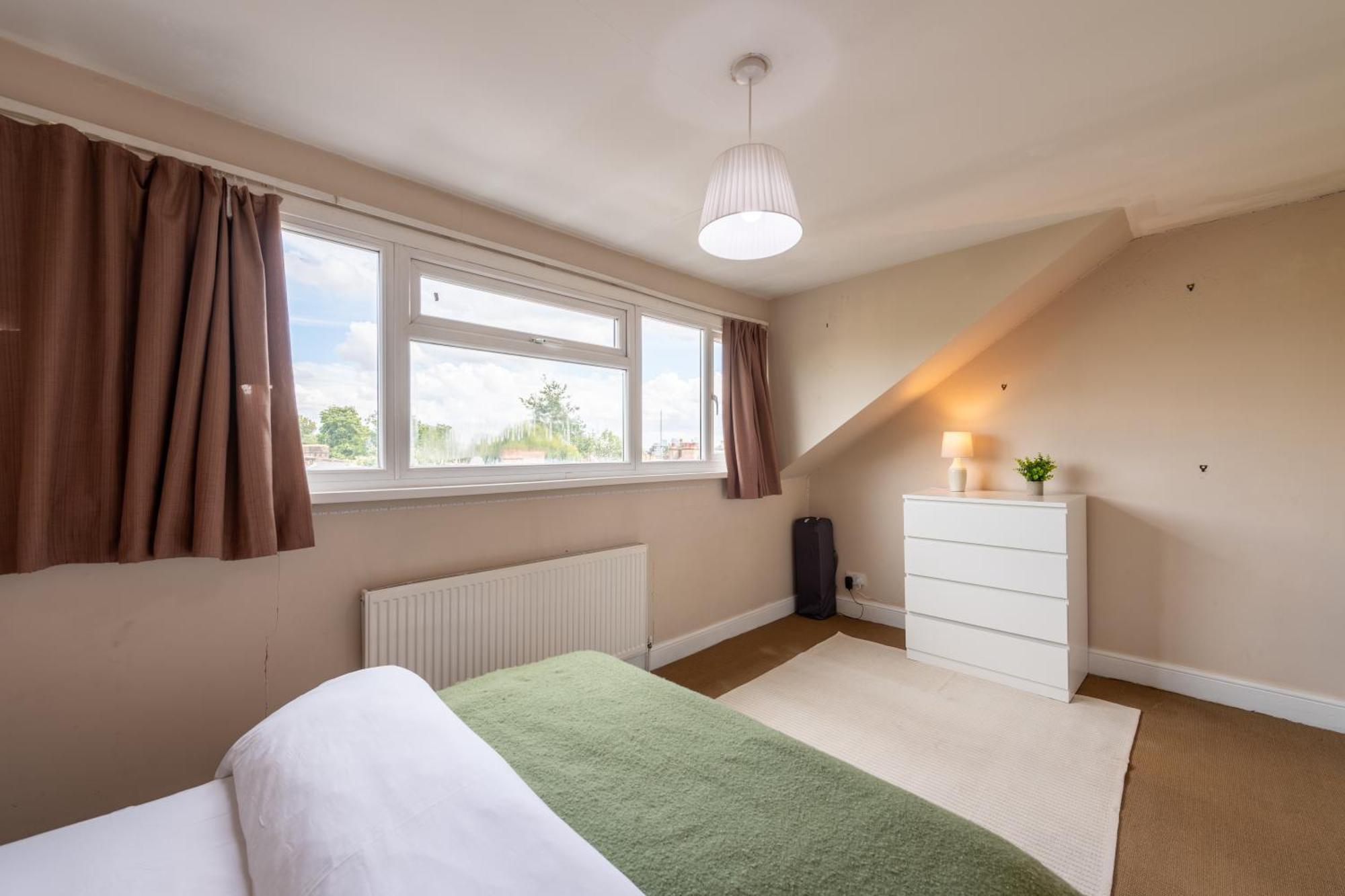 Modernised Apartments 1 And 2 Bedrooms Option Terrace And Balcony High Street ロンドン エクステリア 写真