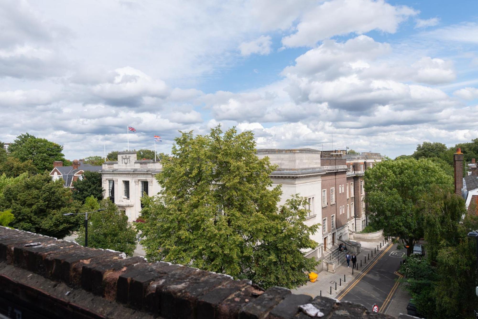 Modernised Apartments 1 And 2 Bedrooms Option Terrace And Balcony High Street ロンドン エクステリア 写真